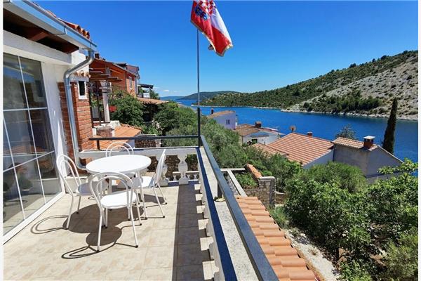 Apartment A1, for 7 persons