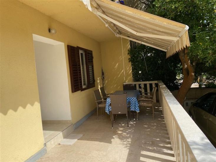 Apartment A1, for 5 persons