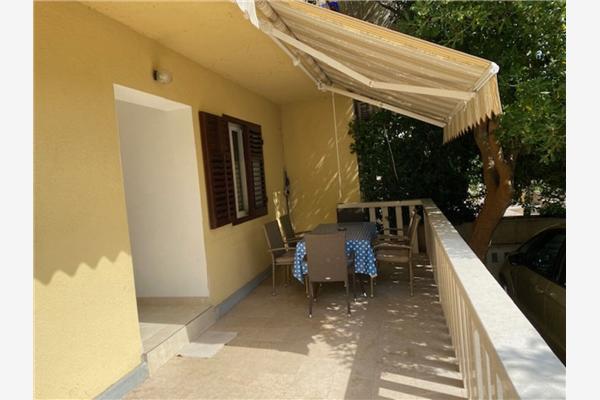 Apartment A1, for 5 persons