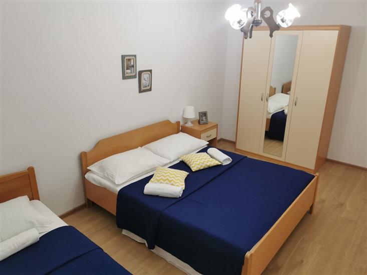 Apartment A1, for 5 persons