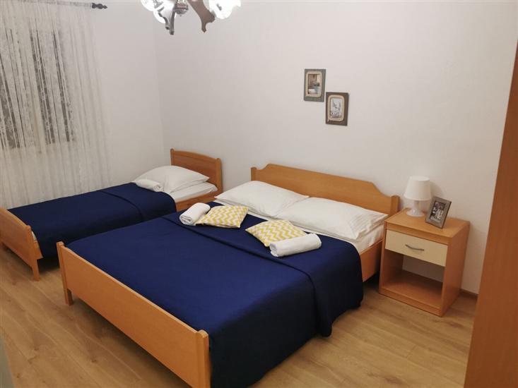 Apartment A1, for 5 persons