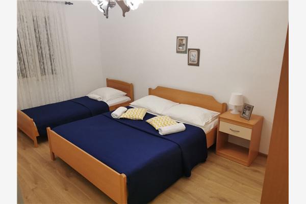 Apartment A1, for 5 persons