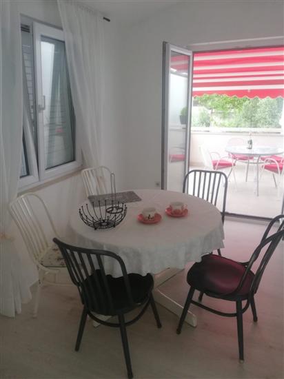 Apartment A1, for 5 persons