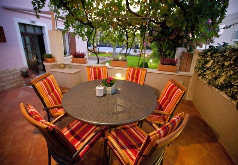 Apartment A2, for 6 persons