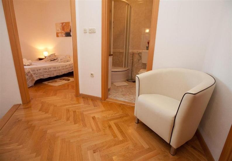 Apartment A2, for 6 persons