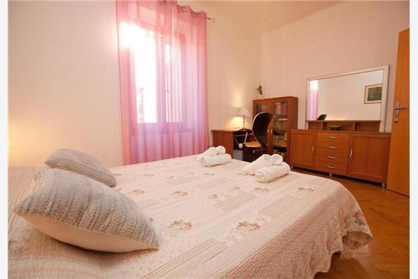 Apartment A2, for 6 persons