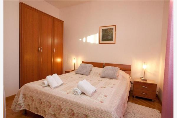 Apartment A2, for 6 persons