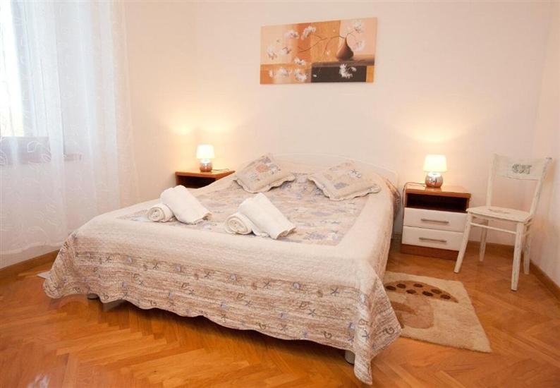 Apartment A2, for 6 persons
