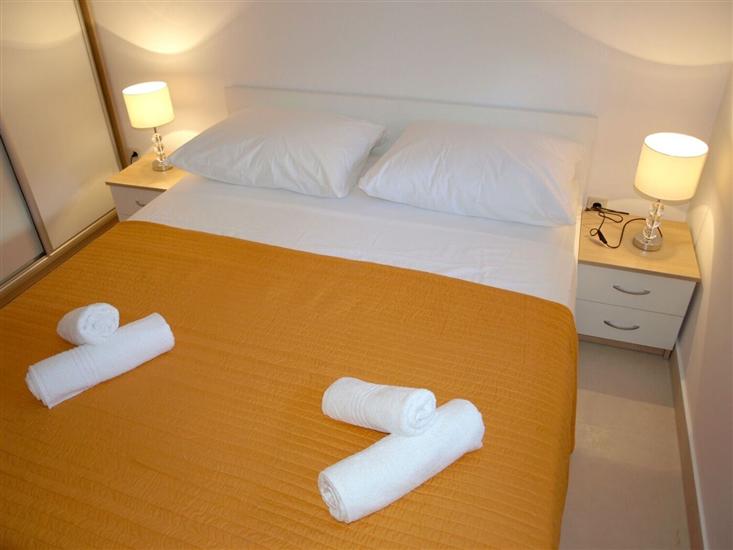 Apartment A1, for 5 persons