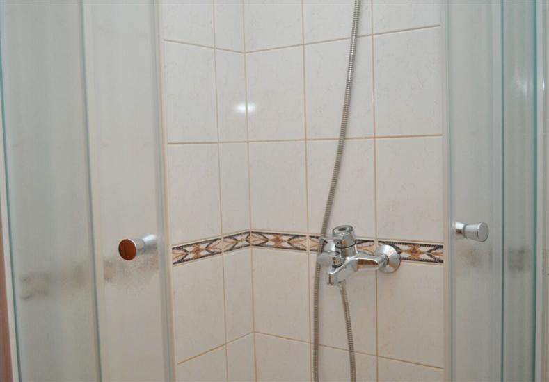 Room S7, for 3 persons