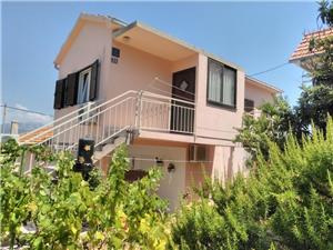 House Boris Slatine (Ciovo), Size 70.00 m2, Airline distance to the sea 150 m, Airline distance to town centre 250 m