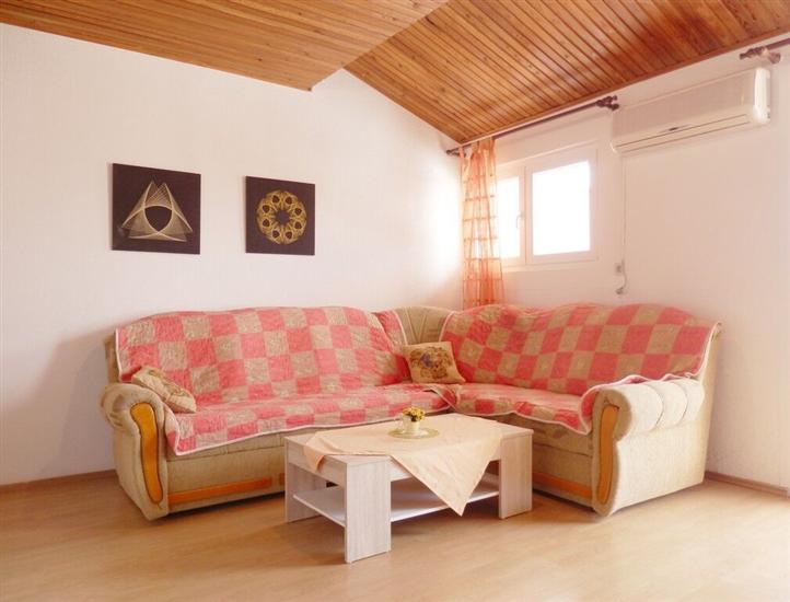 Apartment A6, for 4 persons