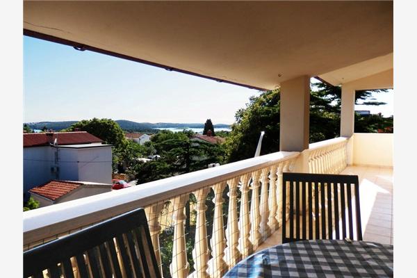 Apartment A1, for 5 persons