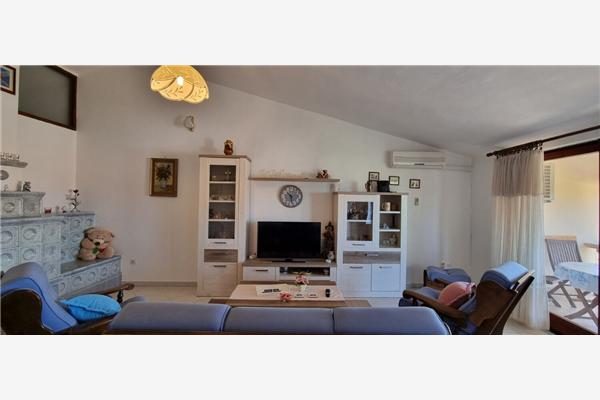 Apartment A1, for 5 persons