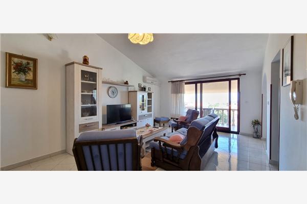 Apartment A1, for 5 persons