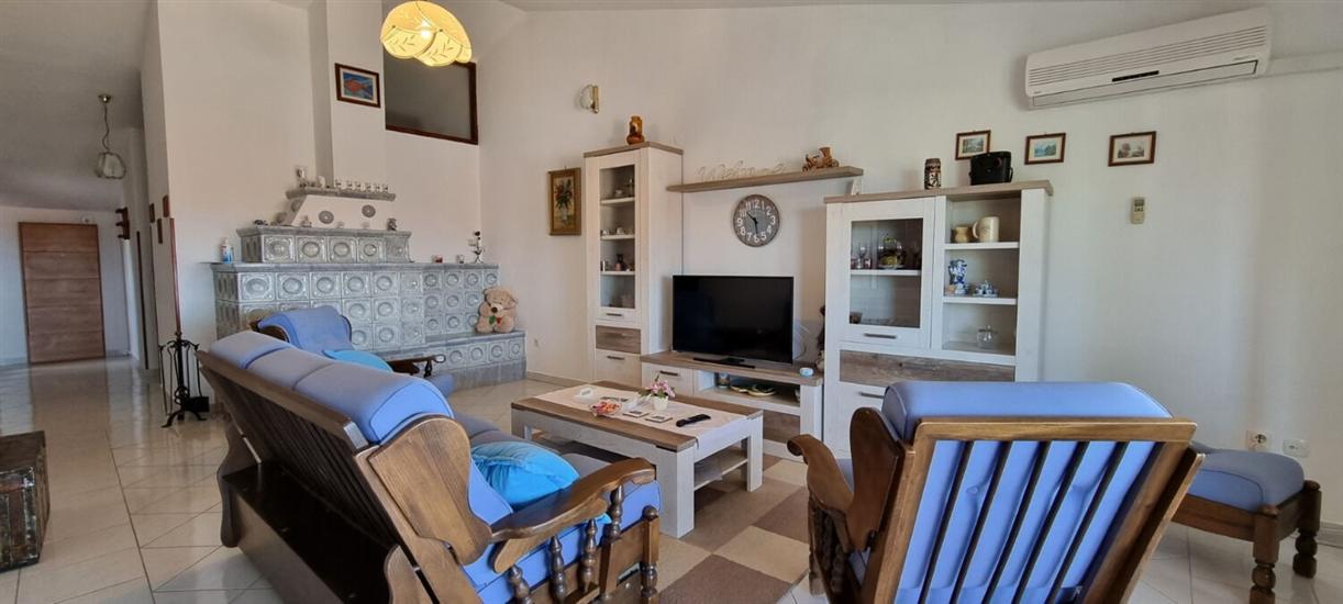 Apartment A1, for 5 persons