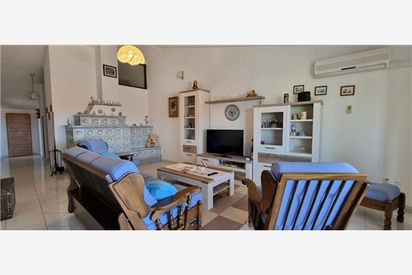 Apartment A1, for 5 persons