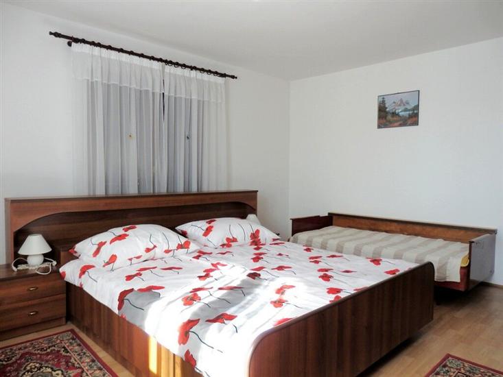 Apartment A1, for 5 persons