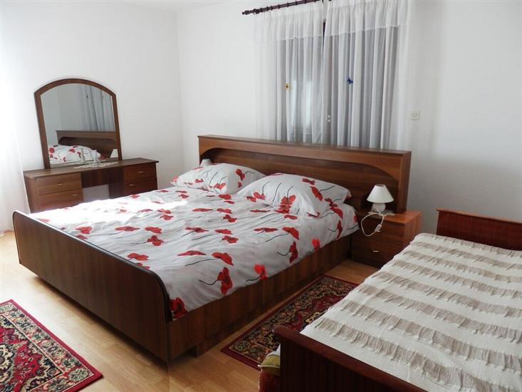 Apartment A1, for 5 persons