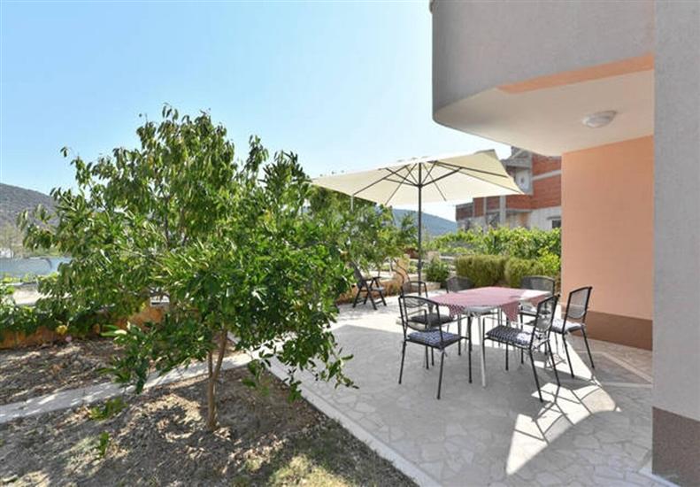 Apartment A1, for 5 persons