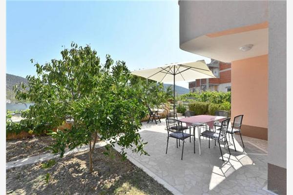 Apartment A1, for 5 persons