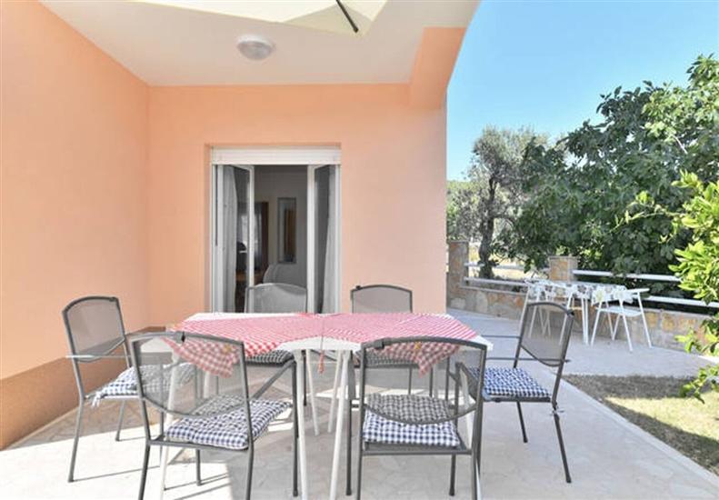 Apartment A1, for 5 persons