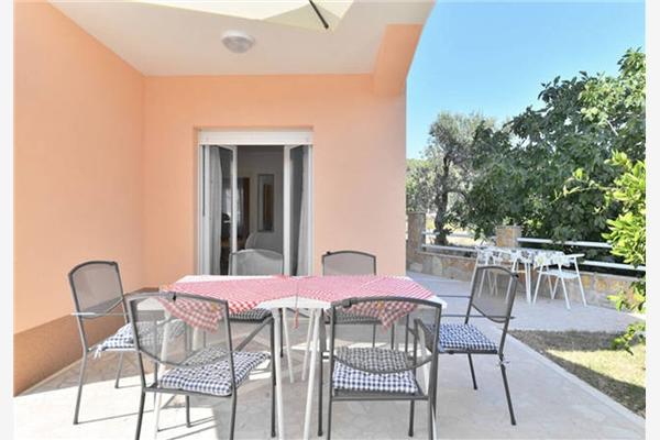 Apartment A1, for 5 persons