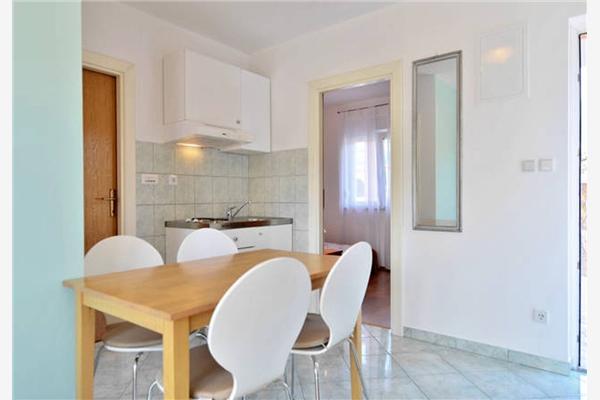 Apartment A1, for 5 persons