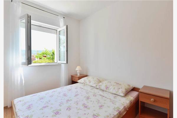 Apartment A1, for 5 persons