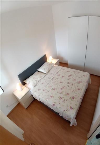 Apartment A2, for 5 persons