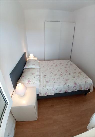 Apartment A2, for 5 persons