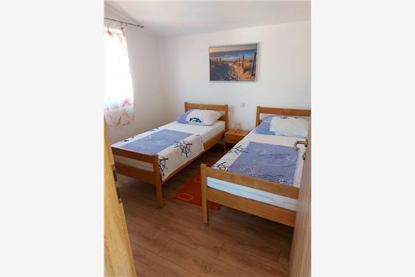 Apartment A1, for 5 persons