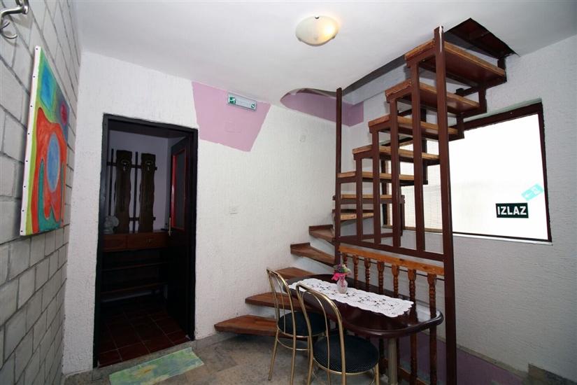 House K1, for 10 persons