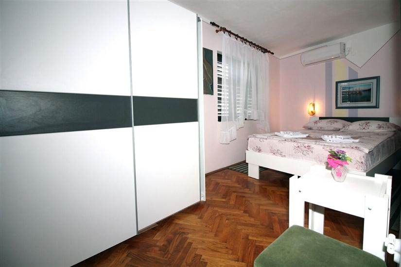 House K1, for 10 persons