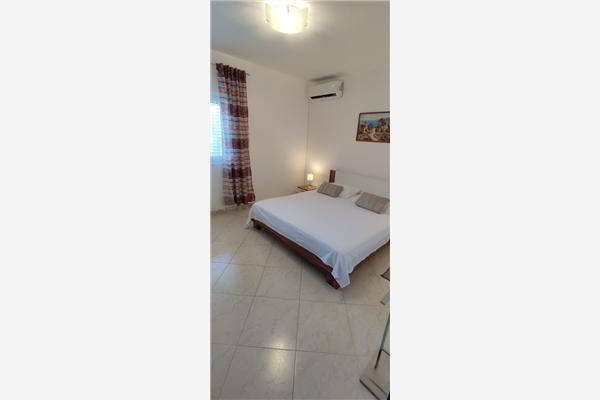 Apartment A1, for 6 persons