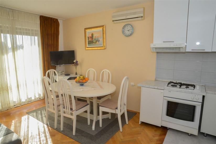 Apartment A3, for 5 persons