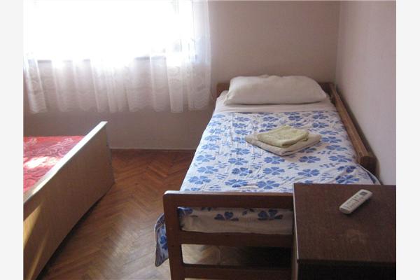 Apartment A1, for 5 persons