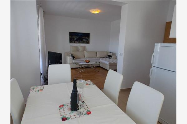 Apartment A2, for 5 persons