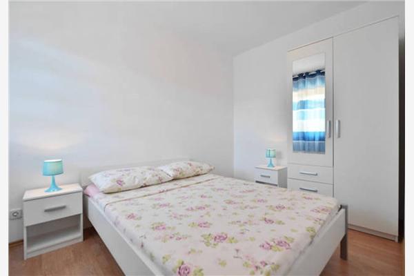 Apartment A3, for 5 persons