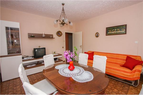 Apartment A1, for 6 persons