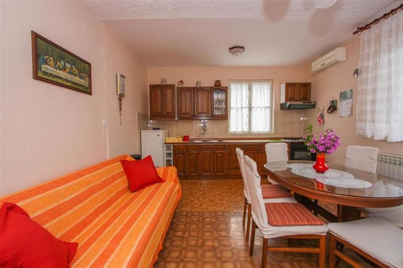 Apartment A1, for 6 persons
