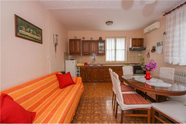 Apartment A1, for 6 persons