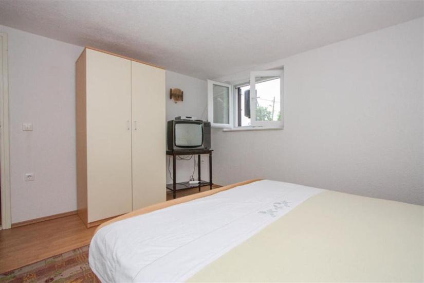 Apartment A2, for 3 persons