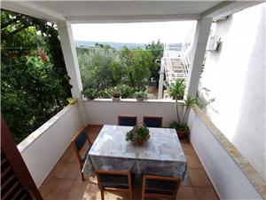 Apartment Middle Dalmatian islands,BookGoranFrom 83 €