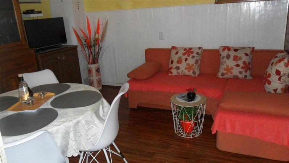 Apartment A2, for 3 persons