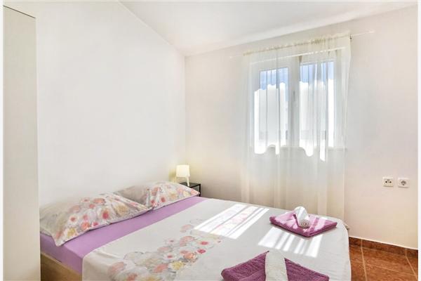 Apartment A1, for 5 persons