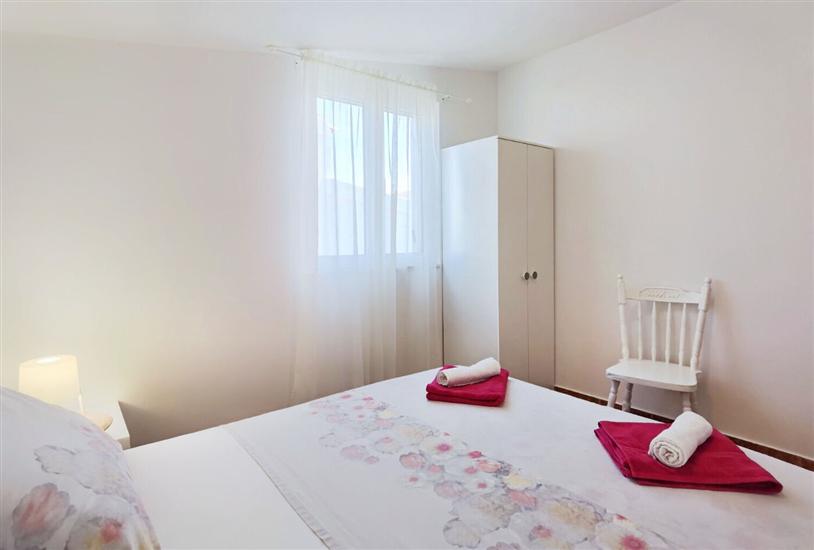 Apartment A1, for 5 persons