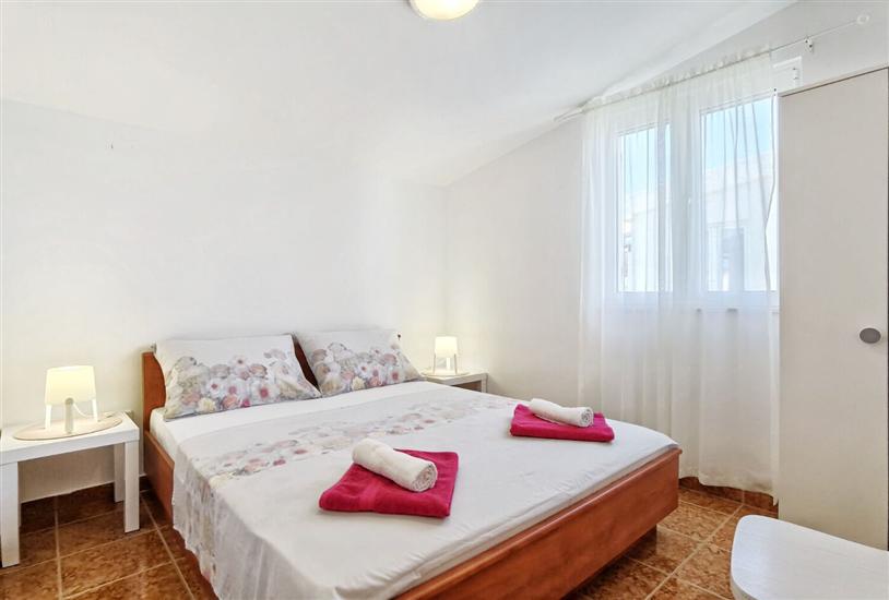 Apartment A1, for 5 persons