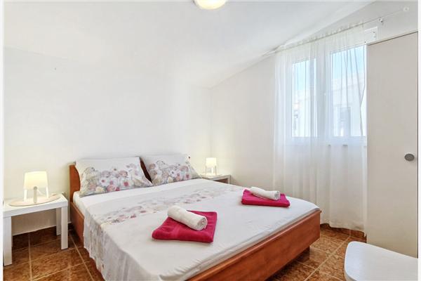 Apartment A1, for 5 persons
