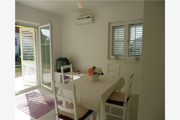 Apartment A1, for 3 persons